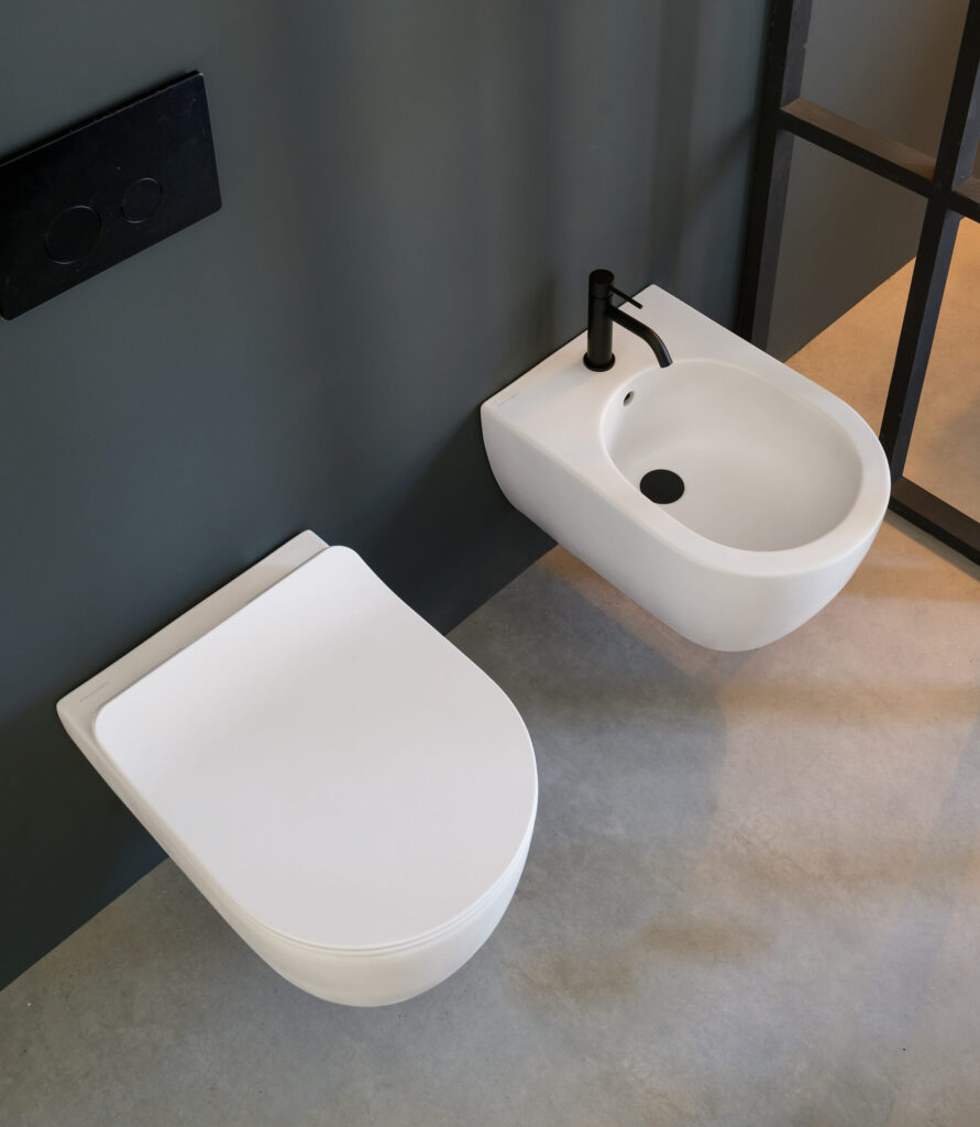 Scarabeo Ceramiche — Glam — WC suspendu Twist et bidet